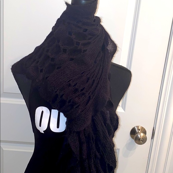 Accessories - Chunky Black Statement Scarf